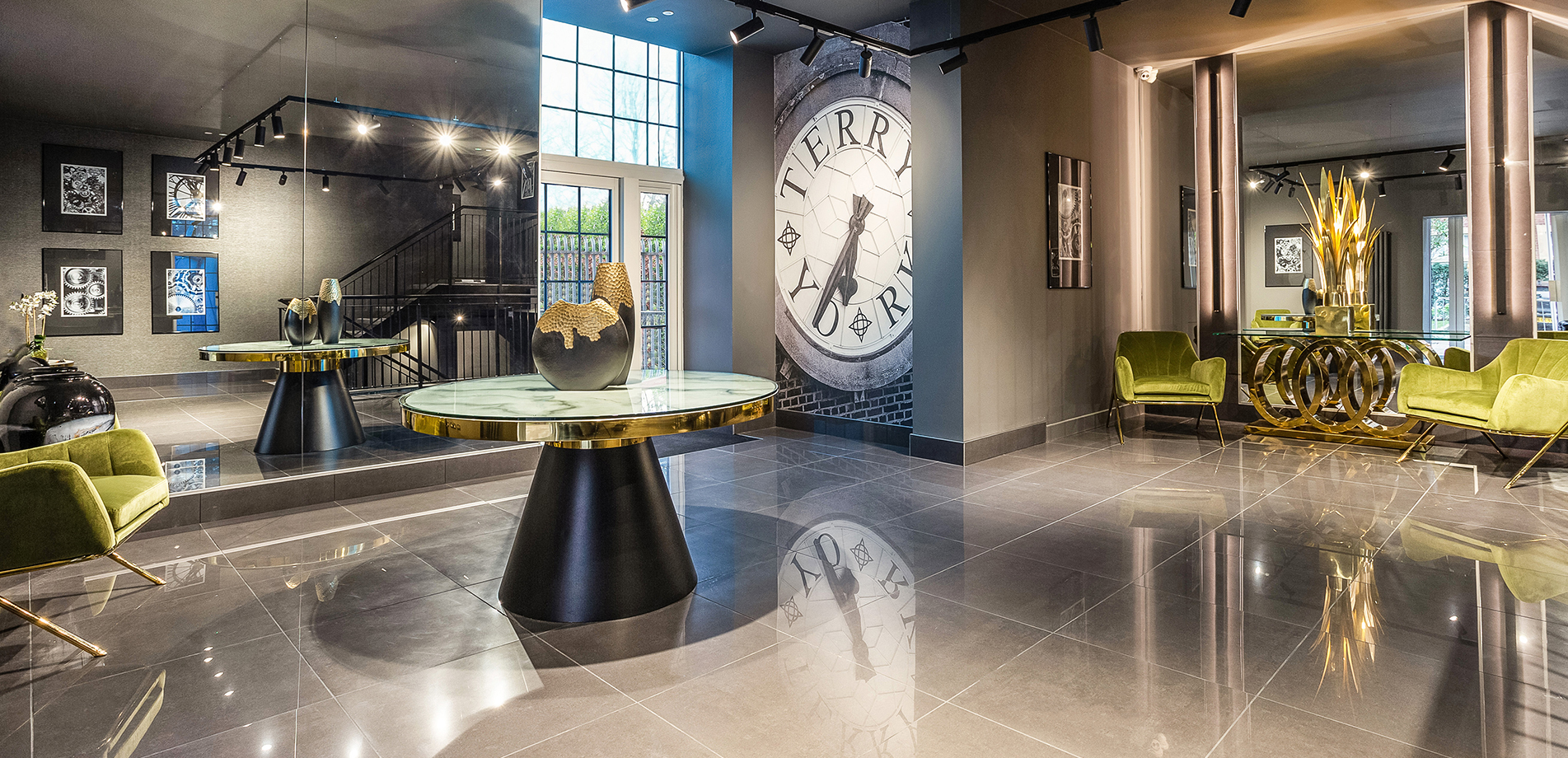 TCY_1903x920_Lobby